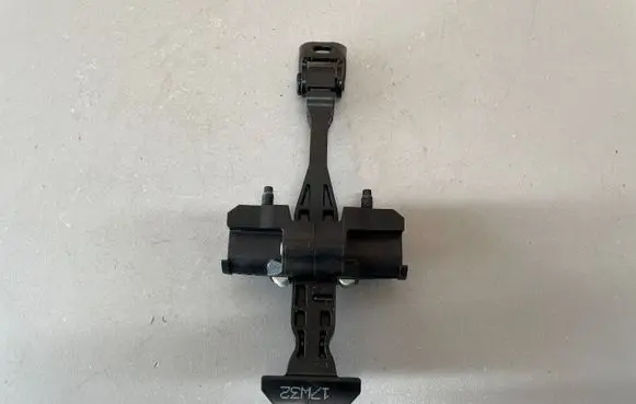 BMW 5 G30 G31 Rear door check strap stopper 7341033