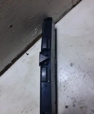 Opel Astra H Hazard light switch 13100105