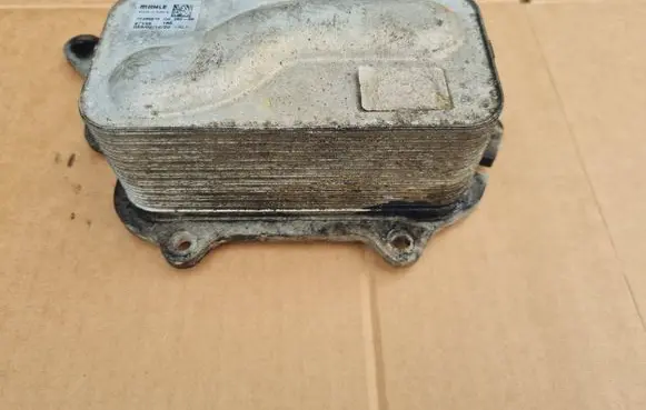 Mercedes-Benz Vito Viano W447 Engine oil radiator 72395879 C26200