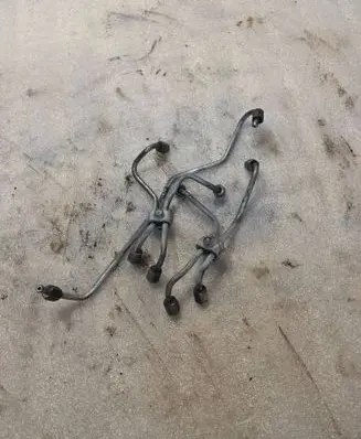 Toyota Corolla Verso AR10 Fuel injector supply line/pipe