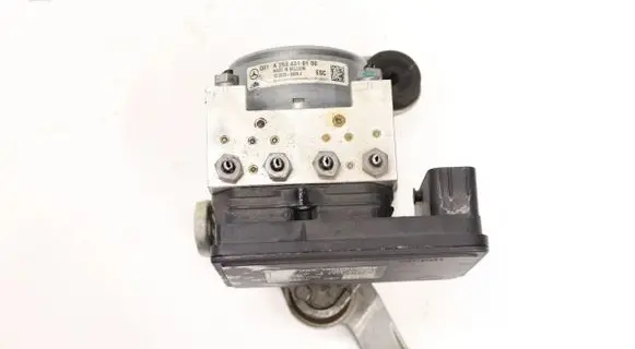 Mercedes-Benz C W205 Master brake cylinder A2534310100