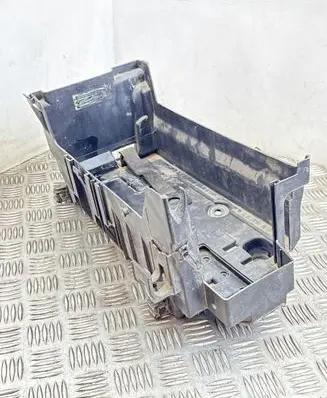 Opel Insignia A Battery box tray 13330951