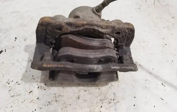 Mercedes-Benz C W204 Front brake caliper
