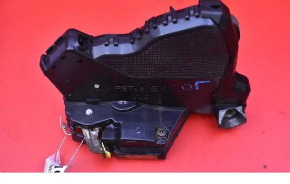 Toyota Corolla Verso E121 Front door lock