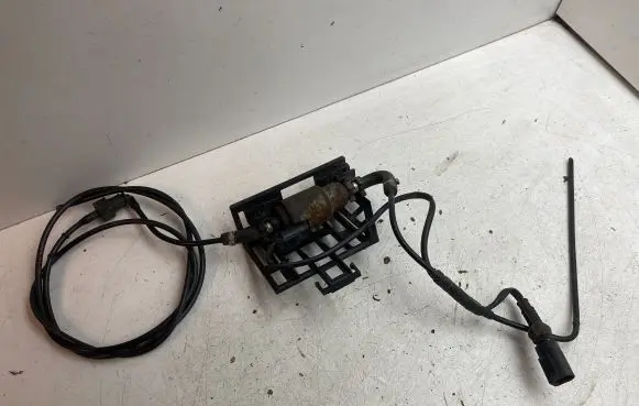 Volkswagen PASSAT B8 Webasto auxiliary heater fuel pump WOS9019847C 3Q0201607A