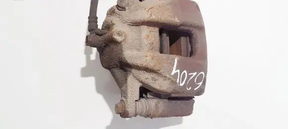 Honda CR-V Front brake caliper y04263