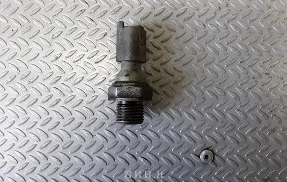 Peugeot 607 Oil pressure sensor 