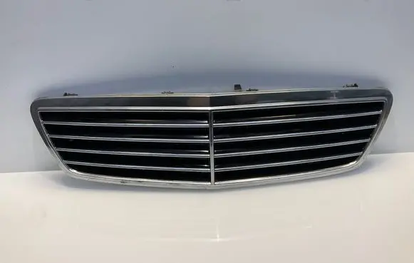 Mercedes-Benz C W203 Front grill A2038800183 2038800183