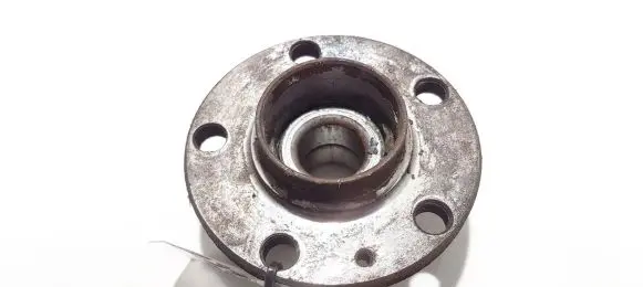 Skoda Fabia Mk1 (6Y) Rear wheel hub