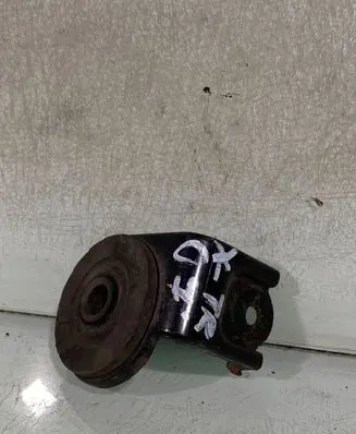 Nissan X-Trail T30 Radiator mount bracket