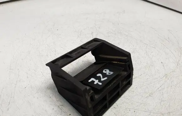Radiator mount bracket