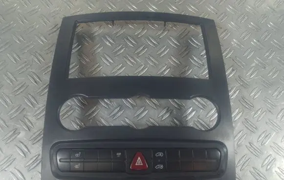 Mercedes-Benz Sprinter W906 Radio/GPS head unit trim A9066800017