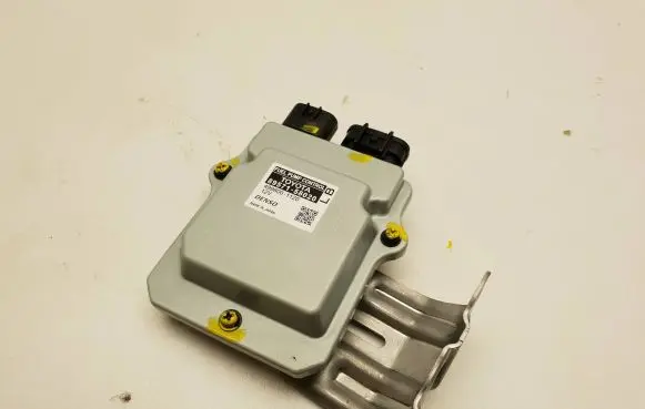 Lexus RX 450H Fuel injection pump control unit/module 8957158020 4998001120