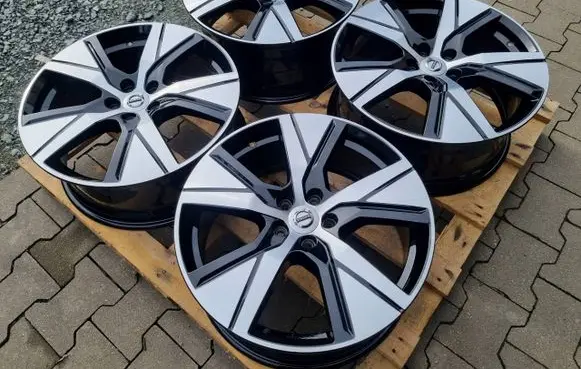 Volvo XC40 R19 alloy rim 32243375