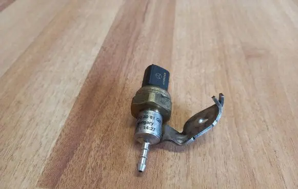 Fuel pressure sensor
