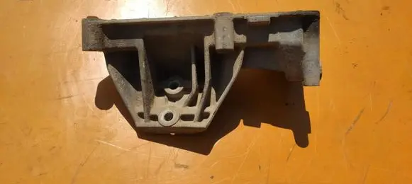 Iveco Daily 35 - 40.10 Engine mounting bracket 500376599