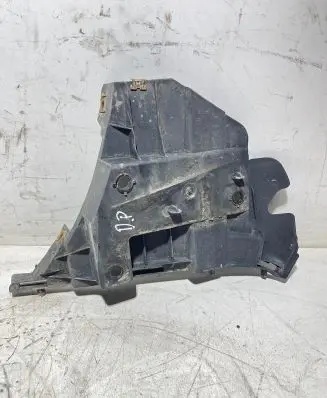 Volvo V70 Front bumper mounting bracket 31265345