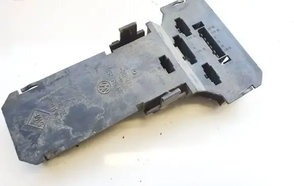 Volkswagen PASSAT B5 Tail light bulb cover holder 3b9945257