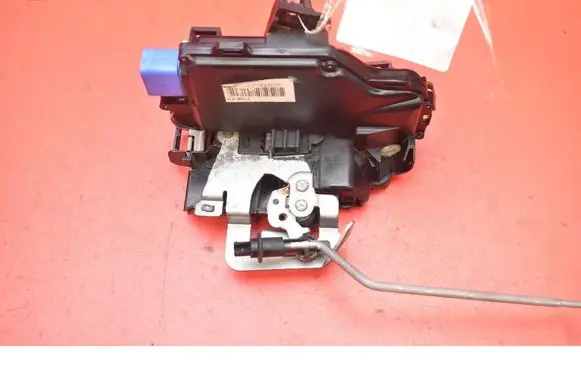 Audi A3 S3 8P Front door lock 4E1837015