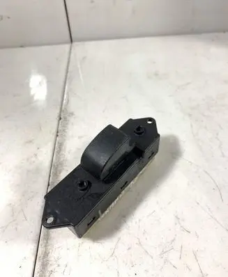 Mitsubishi Grandis Electric window control switch 8608A022