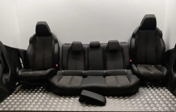 Peugeot 208 II Seat and door cards trim set 