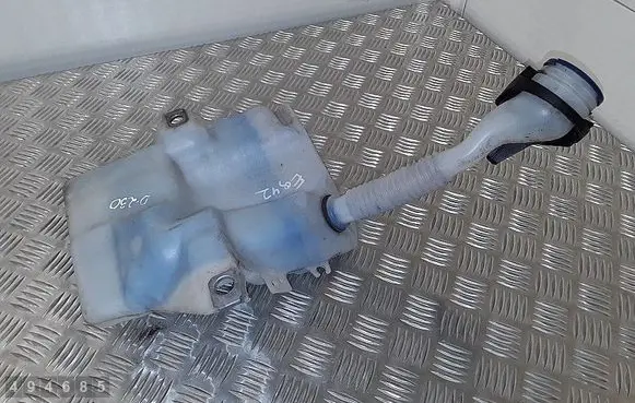 Ford C-MAX II Windshield washer fluid reservoir/tank AV6117B613A