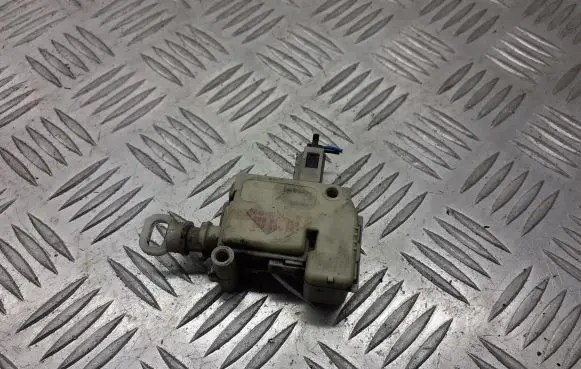 Volkswagen PASSAT B5 Tailgate boot lock/latch motor BRAK