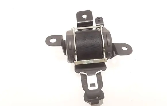 Middle seatbelt (rear)
