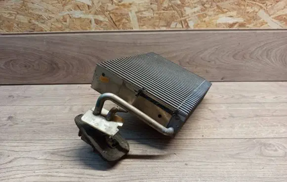 Mercedes-Benz E W210 Air conditioning (A/C) expansion valve 2108300084 90362