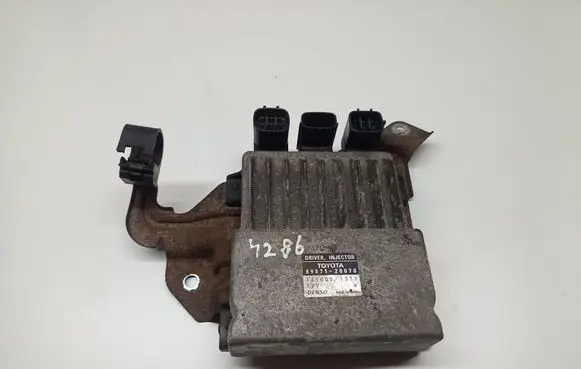 Toyota Avensis T250 Fuel injection control unit/module 8987120070 1310001371