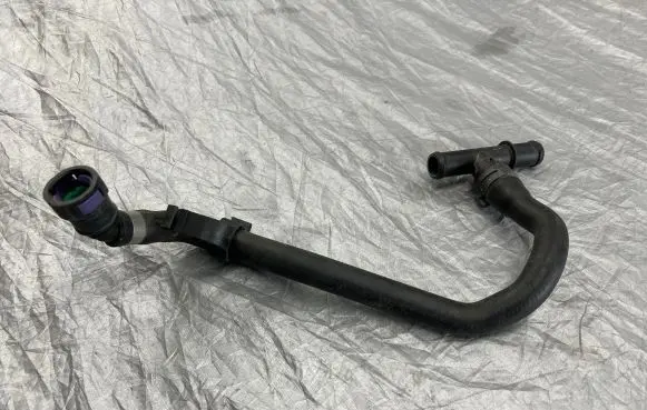 Volvo S60 Engine coolant pipe/hose 32263991