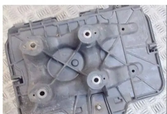 Volkswagen Golf IV Battery tray 