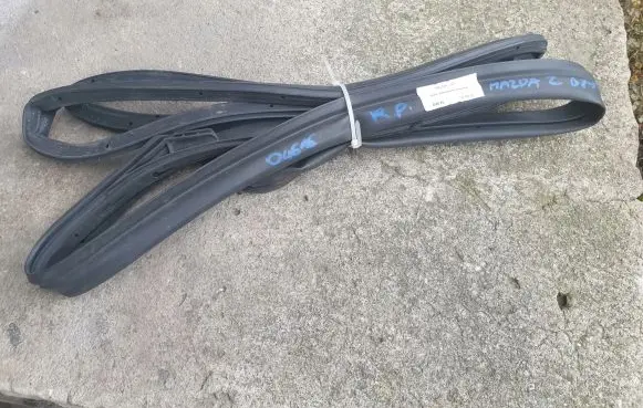 Mazda 2 Front door rubber seal