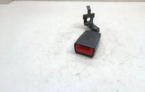 BMW X5 E70 Rear seatbelt buckle 7171197