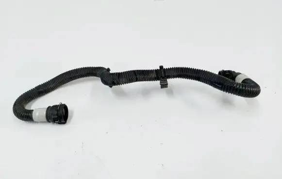 Tesla Model 3 Engine coolant pipe/hose 1077601-00-C