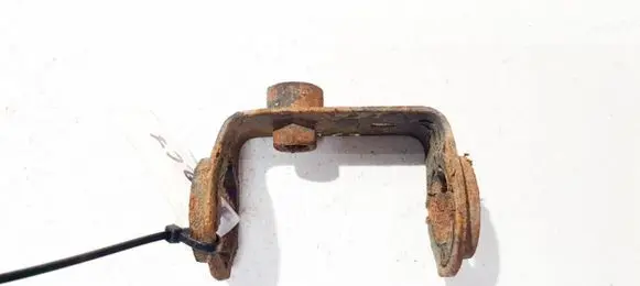 Honda CR-V Engine mounting bracket