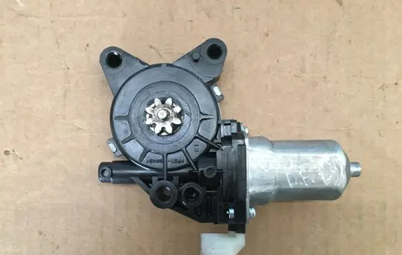 KIA Soul Front door window regulator motor 824601M000 2621004690