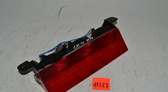 Chrysler PT Cruiser Third/center stoplight 05288748AC