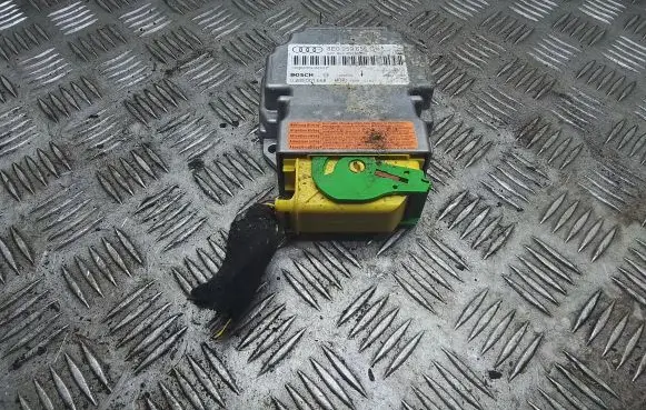 Audi A4 S4 B7 8E 8H Airbag control unit/module 0285001668 8E0959655G