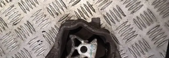 Volvo V70 Engine mount bracket 6l063