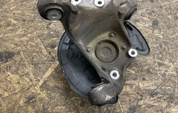 Mercedes-Benz GLA H247 Rear wheel hub A2474230220 2470600
