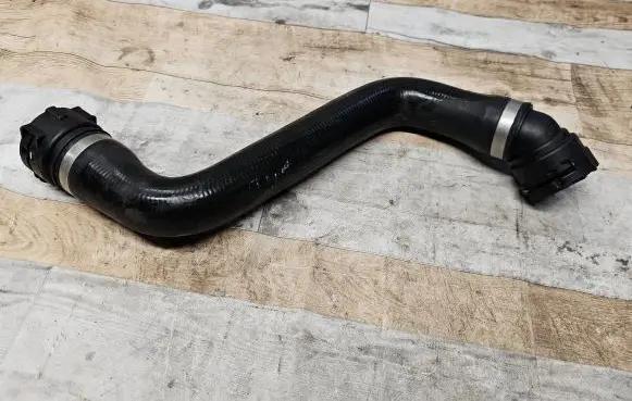 BMW 5 F10 F11 Engine coolant pipe/hose 17127809821