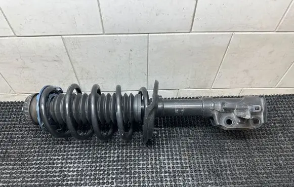 Honda Jazz IV GR Front shock absorber with coil spring