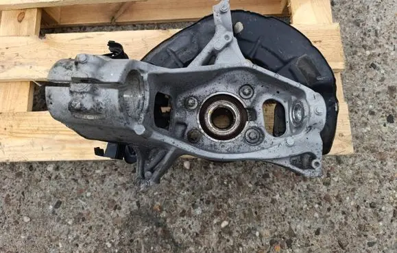 Mercedes-Benz S W116 Front wheel hub spindle knuckle