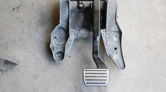 Porsche Cayenne (9PA) Brake pedal 7L0723031J