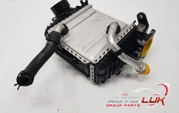 Mercedes-Benz C W205 Intercooler radiator