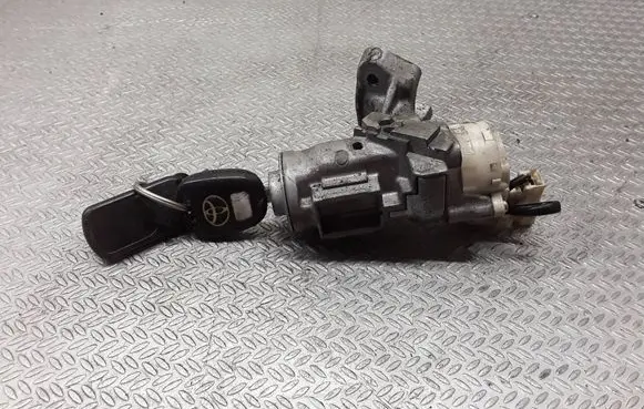 Toyota Corolla Verso E121 Ignition lock 45020336