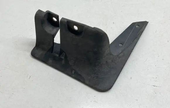 Nissan Pulsar Rear mudguard 938833ZL1A
