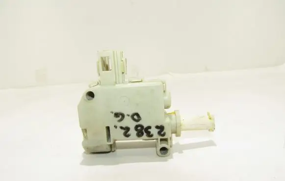 Volkswagen PASSAT B6 Central locking motor 3c0810773