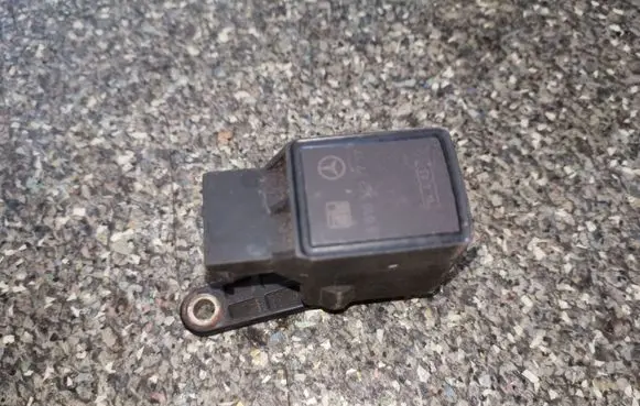 Mercedes-Benz E W211 Air suspension front height level sensor A0105427717